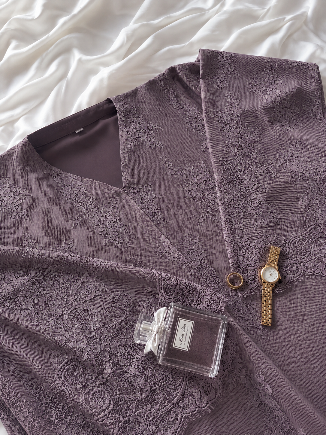 Abaya Lacy